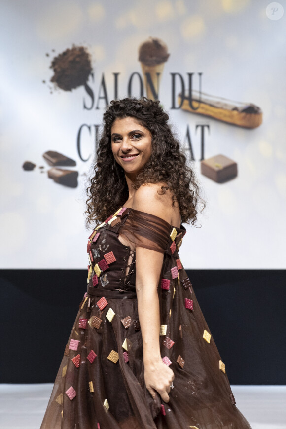 Yasmine Oughlis - Défilé du 26éme Salon du Chocolat en faveur de la l'association Mécénat Chirurgie Cardique au Parc des Expositions de la Porte de Versailles à Paris le 27 octobre 2021. © Perusseau-Veeren/Bestimage