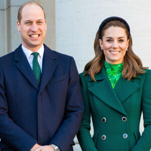 Une très bonne nouvelle pour le monde entier, inquiet depuis que la maman de George, Louis et Charlotte a annoncé qu'elle souffrait d'un cancer et avait débuté un traitement de chimiothérapie préventive.
Archives : Prince William et Kate Middleton