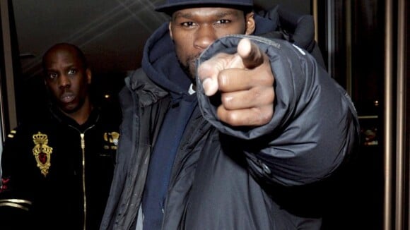 50 Cent : Il menace tout le monde... Son garde du corps en vient même aux mains avec un photographe !