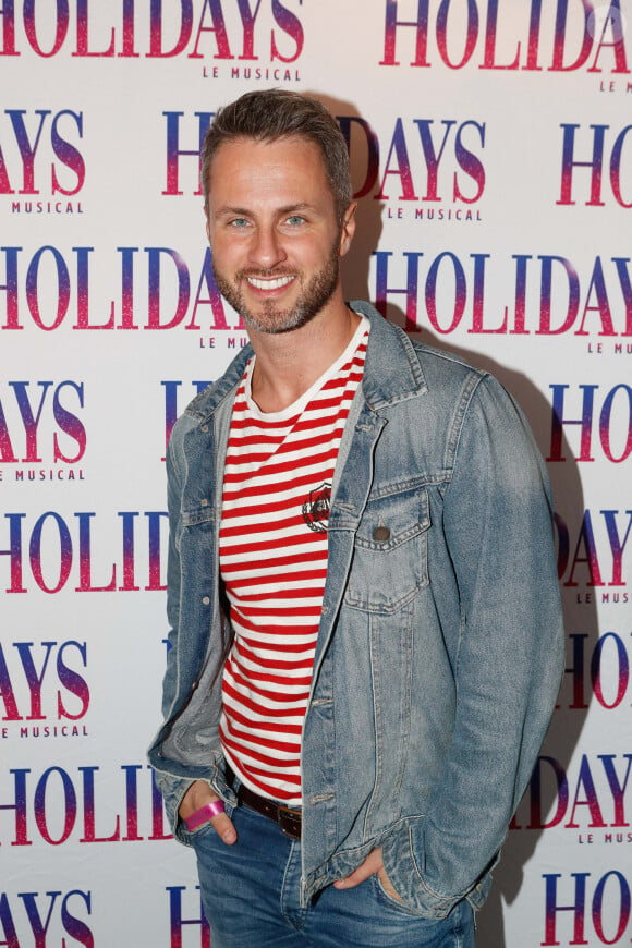 Christian Millette au photocall du spectacle "Holidays" à l'Alhambra à Paris, France, le 6 octobre 2023. © Christophe Clovis/Bestimage