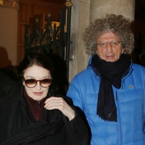 Anouk Aimée et Elie Chouraqui - Sorties de l'hommage à Roger Hanin à la synagogue de la rue Buffault à Paris, le 12 février 2015. L'acteur Roger Hanin est décédé le 11 février 2015 à l'âge de 89 ans.