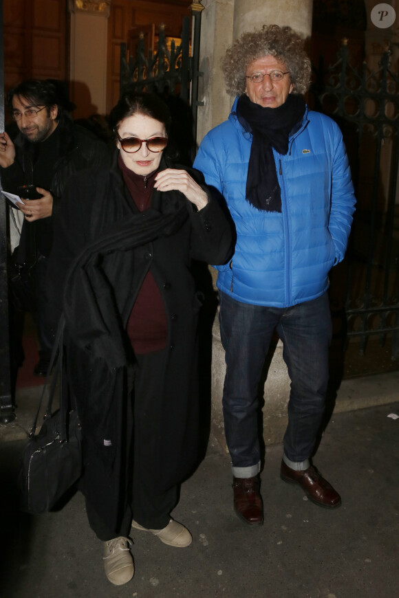 Anouk Aimée et Elie Chouraqui - Sorties de l'hommage à Roger Hanin à la synagogue de la rue Buffault à Paris, le 12 février 2015. L'acteur Roger Hanin est décédé le 11 février 2015 à l'âge de 89 ans.