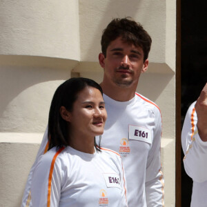 Dont le célèbre pilote de Formule 1 Charles Leclerc.
Arrivée de la flamme olympique à Monaco en présence de Charlene et Albert de Monaco, 18 juin 2024. Photo de Pascal Le Segretain/Pool/ABACAPRESS.COM