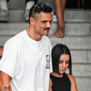 Le nageur est aux Championnats de France de natation à Chartres actuellement
 
Florent Manaudou et sa nouvelle compagne Lola Dumenil dans les tribunes lors des Championnats de France de natation à Chartres le 18 Juin 2024. © Matthieu Mirville/Bestimage