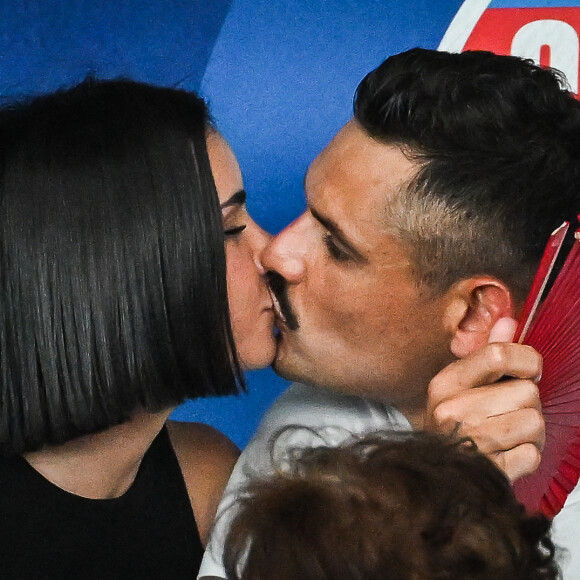 Florent Manaudou et Lola Dumenil amoureux
 
Florent Manaudou et sa nouvelle compagne Lola Dumenil dans les tribunes lors des Championnats de France de natation à Chartres. © Matthieu Mirville/Bestimage