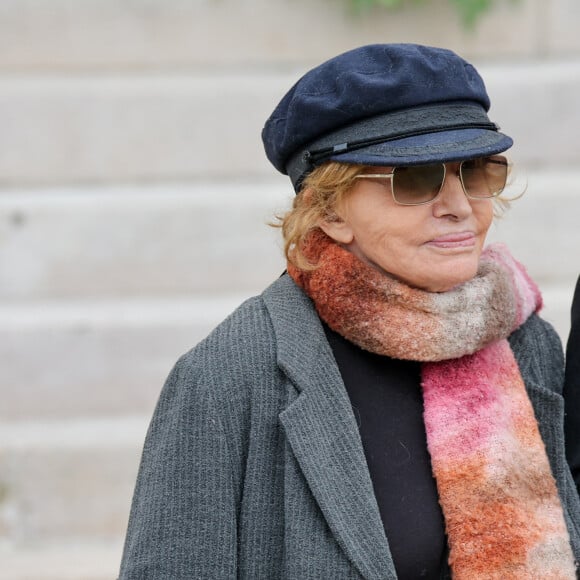 Nadine Trintignant - Sortie des obsèques de l'auteure-compositrice-interprète et actrice française Françoise Hardy au crématorium du cimetière du Père-Lachaise à Paris, France, le 20 juin 2024. © Jacovides-Moreau/Bestimage