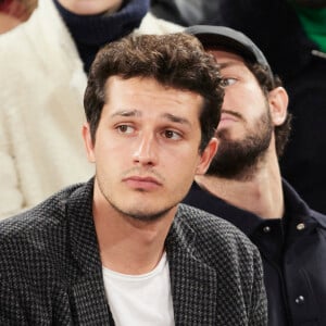 Giacomo Belmondo dans les tribunes (night session) des Internationaux de France de tennis de Roland Garros 2024 à Paris, France, le 1er juin 2024. © Jacovides-Moreau/Bestimage 