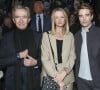 Tout comme le jeune papa Robert Pattinson, entouré de la famille Arnault.
Bernard Arnault, Delphine Arnault, Robert Pattinson - Front-Row du défilé DIOR "Collection Homme Prêt-à-Porter Printemps/Eté 2025" lors de la Fashion Week de Paris, le 21 juin 2024. © Borde/Rindoff/Bestimage 