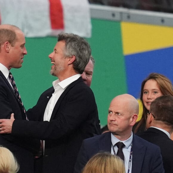 Le prince de Galles et le roi Frederik X du Danemark dans les tribunes après le match de l'UEFA Euro 2024 à la Frankfurt Arena à Francfort, lee 20 juin 2024. Adam Davy/PA Wire/ABACAPRESS.COM