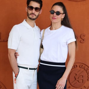 Pierre Niney et sa compagne Natasha Andrews - Célébrités au village lors des Internationaux de France de tennis de Roland Garros 2024 à Paris le 9 juin 2024. 