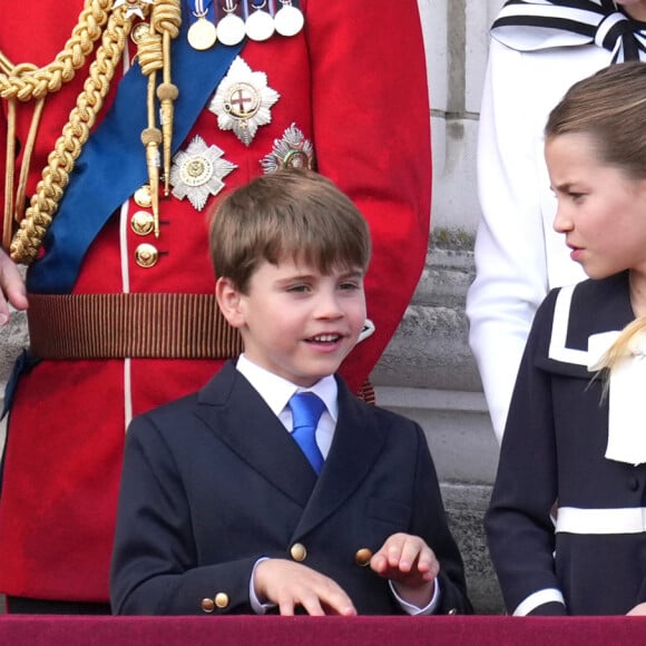 Le prince William, prince de Galles, Catherine Kate Middleton, princesse de Galles, le prince George, le prince Louis et la princesse Charlotte - Les membres de la famille royale britannique au balcon du Palais de Buckingham lors de la parade militaire "Trooping the Colour" à Londres le 15 juin 2024 © Julien Burton / Bestimage