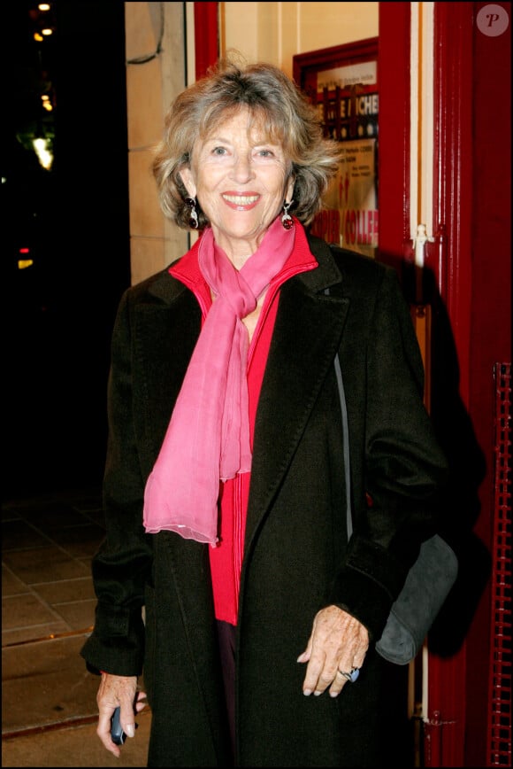 C'est seule qu'elle a élevée Julie Andrieu
Nicole Courcel à la générale de la pièce "Copier Coller", au Théâtre Michel, à Paris