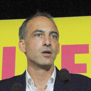 Raphaël Glucksmann lors de sa déclaration à l'issue des résultats du vote aux élections européennes à La Bellevilloise à Paris. Le 9 juin 2024 © Jonathan Rebboah / Panoramic / Bestimage