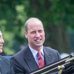 Le prince William, prince de Galles - Le roi Charles III d'Angleterre et l'empereur du Japon Naruhito en calèche lors de la cérémonie d'accueil à Londres le 25 juin 2024. Tayfun Salci/ZUMA Press Wire / Bestimage  June 25, 2024, London, England, United Kingdom: Prince of Wales WILLIAM and Minister of Foreign Affairs of Japan HIROFUMI NAKASONE seen on The Mall during ceremonial procession commencing the state visit of the emperor. (Credit Image: © Tayfun Salci/ZUMA Press Wire) 