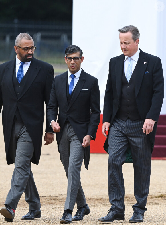 Rishi Sunak, premier ministre du Royaume Uni, David Cameron - L'impératrice Masako du Japon, la reine consort Camilla, le prince William, prince de Galles - Le roi Charles III d'Angleterre et l'empereur du Japon Naruhito inspectent la garde d'honneur au pavillon royal à Londres le 25 juin 2024. L'empereur et l'impératrice du Japon sont en visite officielle au Royaume Uni du 25 au 28 juin 2024. 