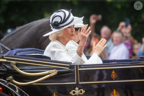 L'impératrice du Japon Masako porte un masque lors du trajet en calèche du pavillon royal à Buckingham palace à Londres le 25 juin 2024. © Tayfun Salci/ZUMA Press Wire / Bestimage 