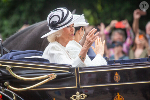 L'impératrice du Japon Masako porte un masque lors du trajet en calèche du pavillon royal à Buckingham palace à Londres le 25 juin 2024. © Tayfun Salci/ZUMA Press Wire / Bestimage 