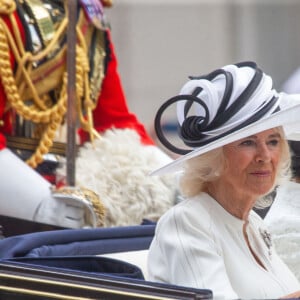 L'impératrice du Japon Masako porte un masque lors du trajet en calèche du pavillon royal à Buckingham palace à Londres le 25 juin 2024. © Tayfun Salci/ZUMA Press Wire / Bestimage 