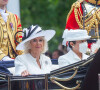 L'impératrice, quant à elle, a souffert d'une gaffe de Charles III. 
L'impératrice du Japon Masako porte un masque lors du trajet en calèche du pavillon royal à Buckingham palace à Londres le 25 juin 2024. © Tayfun Salci/ZUMA Press Wire / Bestimage 