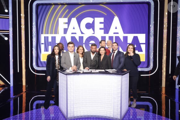 Exclusif - Carla Bahia, Rost, Gauthier Le Bret, Valérie Benaim, Cyril Hanouna, Laurence Saillet, Raymond Aabou, Gilles Verdez, Julien Odoul , Juliette Briens sur le plateau de la nouvelle émission de C.Hanouna du week-end "Face à Hanouna" diffusée le 3 février à Paris, France, le 1er février 2024. © Jack Tribeca/Bestimage