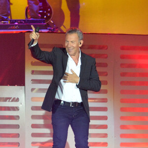 François Feldman a notamment évoqué ses anciens projets musicaux
François Feldman - Concert Stars 80 au Stade de France à Saint-Denis le 9 mai 2015.  Concert "Stars 80" hels at the Stade de France in Saint-Denis, France on May 9, 2015