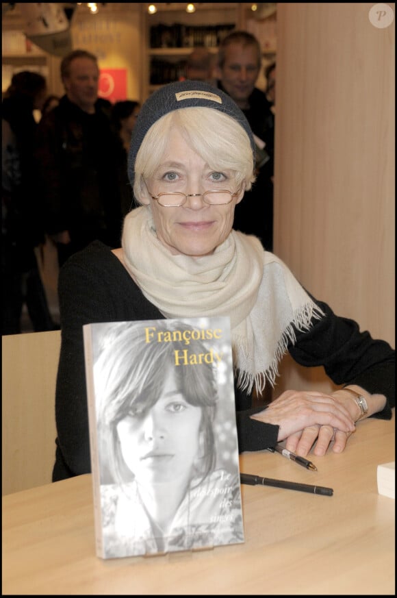 Les obsèques de Françoise Hardy ont eu lieu au cimetière du Père Lachaise à Paris le jeudi 20 juin 2024
Françoise Hardy en 2009