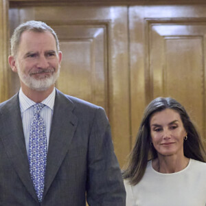 Le couple commence bien l'été !
Letizia d'Espagne, Felipe d'Espagne - Réception du président de la Motion Picture Association, Charles H. Rivkin, en voyage en Espagne pour la première fois pour la cérémonie des MPA Awards. 27 juin 2024, Palais de la Zarzuela, Madrid.