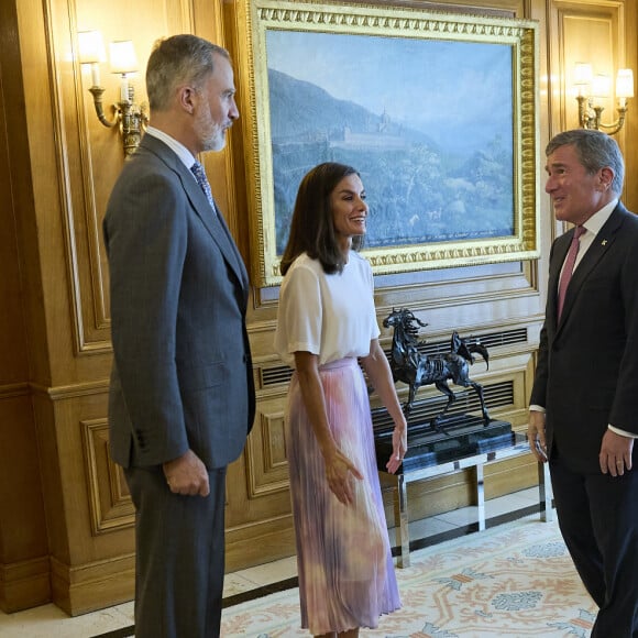 Avant des vacances bien méritées ! 
Letizia d'Espagne, Felipe d'Espagne - Réception du président de la Motion Picture Association, Charles H. Rivkin, en voyage en Espagne pour la première fois pour la cérémonie des MPA Awards. 27 juin 2024, Palais de la Zarzuela, Madrid.