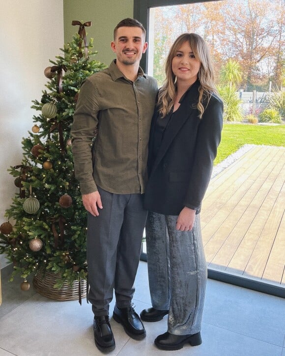 Malgré la rivalité, Thomas Ramos et Damian Penaud devraient rester amis après la finale
 
Thomas Ramos avec sa femme Sophie sur Instagram.