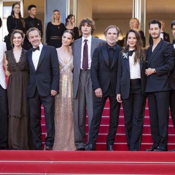 Marie Narbonne, Dimitri Rassam, Anamaria Vartolomei, Patrick Mille, Adèle Simphal, Vassili Schneider, Matthieu Delaporte, Anaïs Demoustier (enceinte), Pierre Niney, Pierfrancesco Favino, Laurent Lafitte - Montée des marches du film " Le comte de Monte-Cristo " lors du 77ème Festival International du Film de Cannes, au Palais des Festivals à Cannes. Le 22 mai 2024 © Olivier Borde / Bestimage 