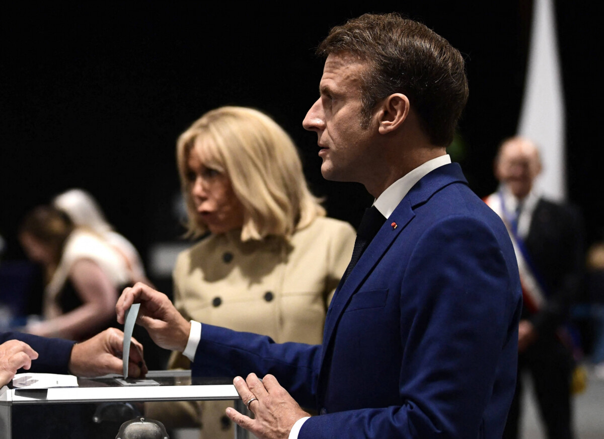 Photo : Le président de la République Emmanuel Macron et sa femme la ...