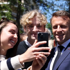 Le président Emmanuel Macron et sa femme Brigitte sont allés voter au Touquet, pour les élections européennes le 9 juin 2024. © Stéphane Lemouton / Bestimage 