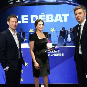 François-Xavier Bellamy (LR), Apolline de Malherbe et Maxime Switek - Elections européennes 2024 : débat entre les têtes de liste sur BFM Tv le 27 mai 2024. © Coadic Guirec / Bestimage