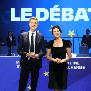 Maxime Switek et Apolline de Malherbe - Elections européennes 2024 : débat entre les têtes de liste sur BFM Tv le 27 mai 2024. © Coadic Guirec / Bestimage