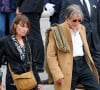 Depuis 30 ans, Jacques Dutronc vit avec Sylvie Duval.
Jacques Dutronc et sa compagne Sylvie Duval - Sortie des obsèques de l'auteure-compositrice-interprète et actrice française Françoise Hardy au crématorium du cimetière du Père-Lachaise à Paris, France. © Jacovides-Moreau/Bestimage