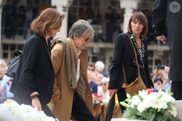 Jacques Dutronc arrive à la cérémonie d'enterrement de la chanteuse française Françoise Hardy au crématorium du Père Lachaise à Paris, France, le 20 juin 2024. Photo par Jerome Dominé/ABACAPRESS.COM