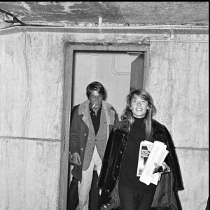 Jacques Dutronc et Françoise Hardy dans les coulisses de l'émission "Le Palmarès des chansons"