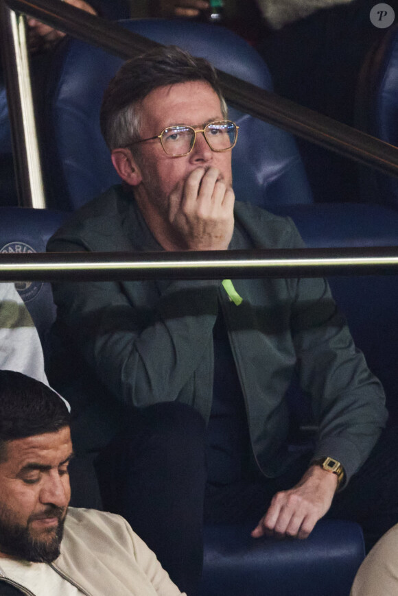 Jean-Luc Lemoine - Célébrités dans les tribunes du match de Ligue 1 Uber Eats "PSG-Toulouse" (1-3) au Parc des Princes à Paris le 12 mai 2024. © Cyril Moreau/Bestimage