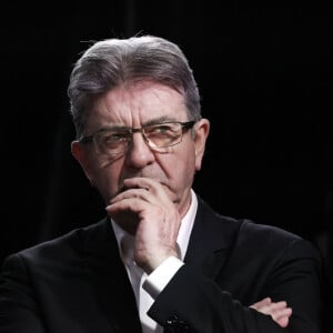 Jean Luc Melenchon (LFI) lors du rassemblement du Nouveau Front populaire après le premier tour des élections législatives anticipées, place de la République à Paris, France, 30 juin 2024. © Stéphane Lemouton / Bestimage