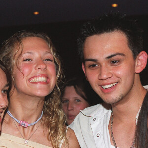 Lorie et Billy Crawford lors de l'anniversaire des 20 ans la chanteuse au VIP Rom, à Paris, le 2 mai 2002