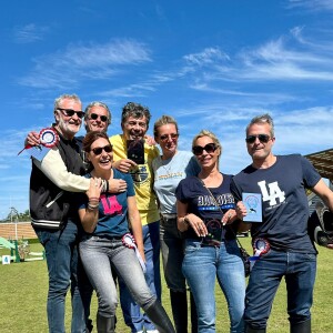 Avec Charlie Bruneau, David Brécourt, Shirley Bousquet et Michaël Cohen, il a tenu à soutenir l'association Vaincre Usher2, laquelle organisait un événement à La Baule.
L'animateur Stéphane Plaza à La Baule pour venir en aide à l'association Vaincre Usher 2. Charlie Bruneau, David Brécourt, Shirley Bousquet et Michaël Cohen étaient à ses côtés. Juillet 2024
