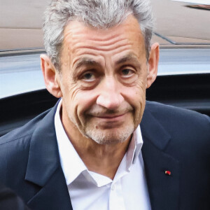 L'ancien président de la République et son épouse ont tous les deux voté dans le 16e arrondissement de la capitale
Nicolas Sarkozy a Milan en Italie.