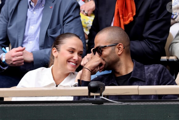 Tony Parker et sa compagne Agathe Teyssier dans les tribunes des Internationaux de France de tennis de Roland Garros 2024 à Paris, France, le 2 juin 2024