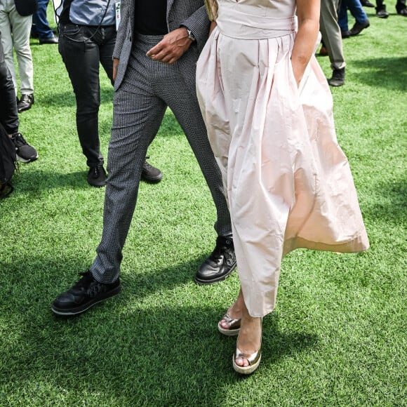 Tony Parker et sa femme Alizé Lim au photocall de la 174ème édition du Prix de Diane Longines à l'hippodrome de Chantilly, France, le 18 juin 2023. © Matthieu Mirville/Bestimage 