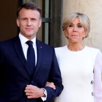 Brigitte Macron agacée que l'on passe par elle pour parler au président... Une ministre en a fait les frais !