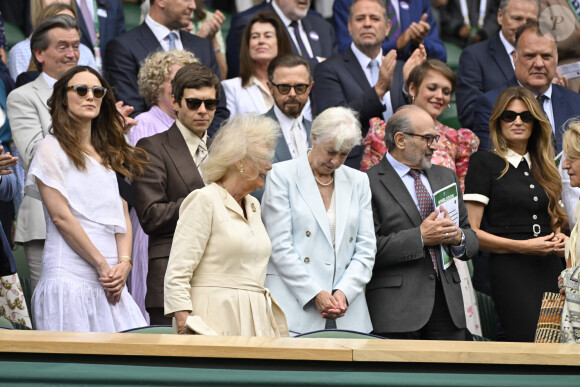 Camilla Parker Bowles, reine consort d'Angleterre, dans la loge royale des championnats de tennis de Wimbledon, le 9 juillet 2024