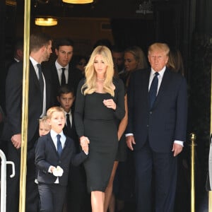 Eric Trump, Jared Kushner, Ivanka Trump, et leurs enfants, Vanessa Trump, Donald Trump et sa femme Melania - Sorties à la maison funéraire Frank Campbell à New York, avant les obsèques de Ivana Trump. Le 20 juillet 2022