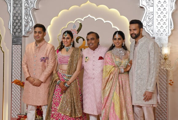 Akash Ambani, Shloka Mehta, Mukesh Ambani, Isha Ambani et Anand Piramal - Mariage d'Anant Ambani et Radhika Merchant à Mumbaï en juillet 2024..© Ashish Vaishnav/SOPA Images via ZUMA Press/Bestimage