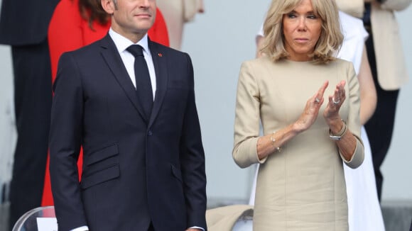Brigitte Macron au 14 juillet, total look beige sobre et lunettes fumées pour une ambiance particulièrement tendue