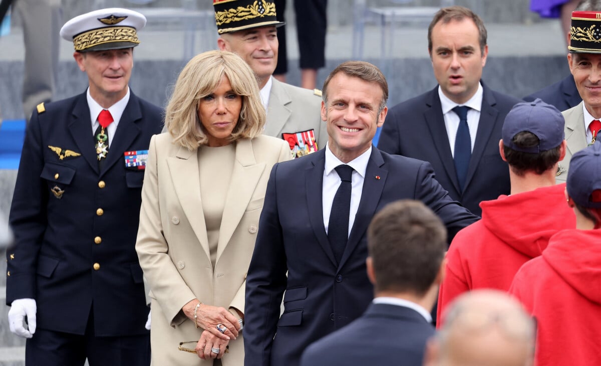 Photo : Le Président de la République française Emmanuel Macron et sa ...